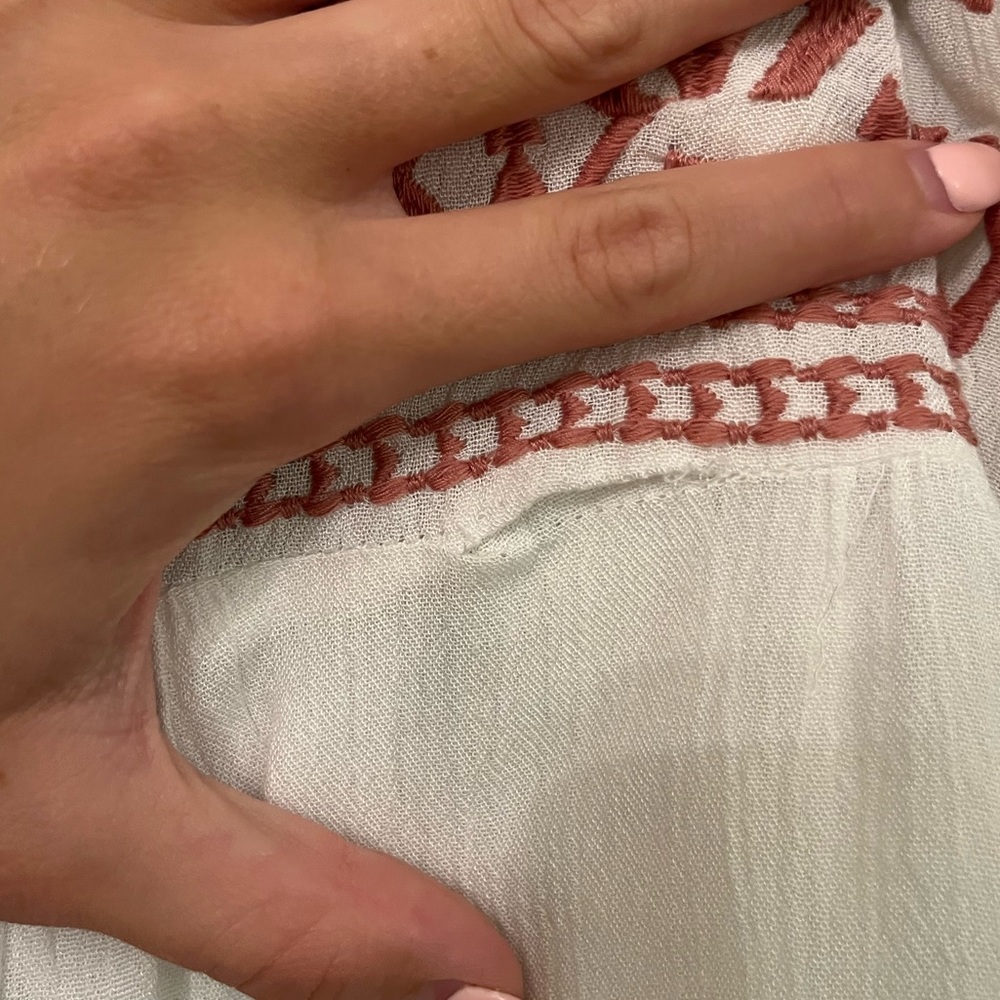 White patterned tank - Picture 3 of 7